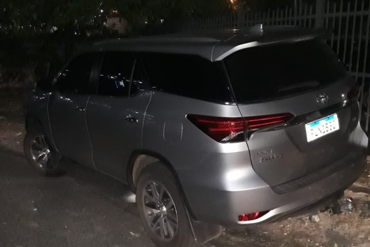 Dupla é presa após roubo de veículo em Salvador