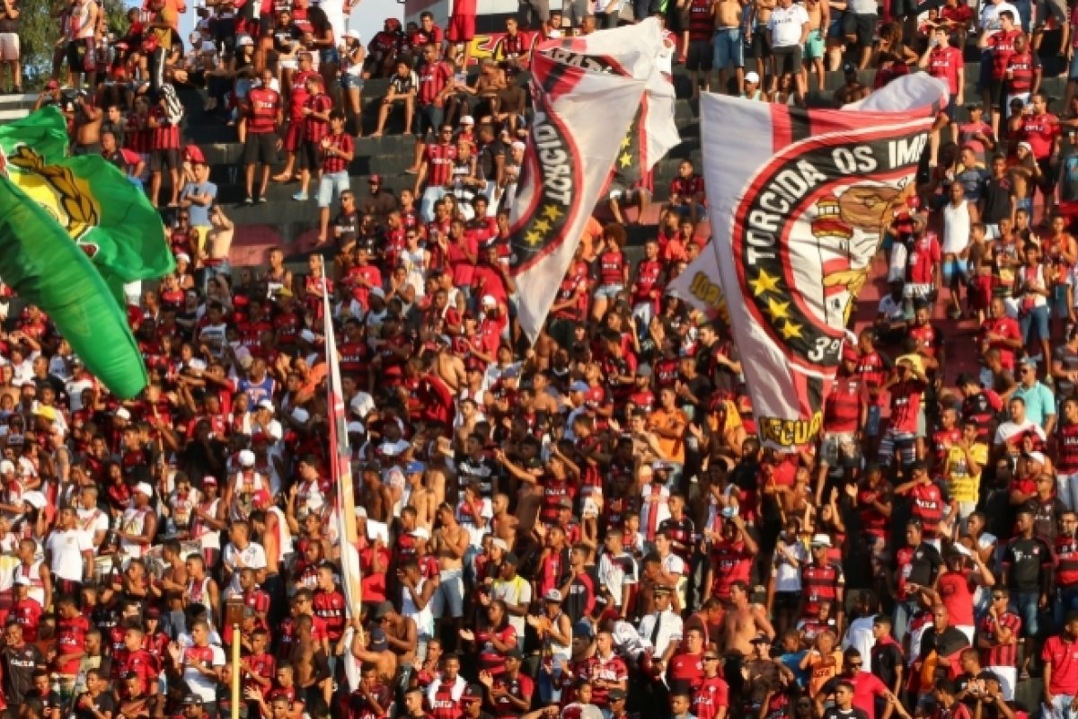 Marca de cerveja fecha acordo com Vitória e fará promoção na venda