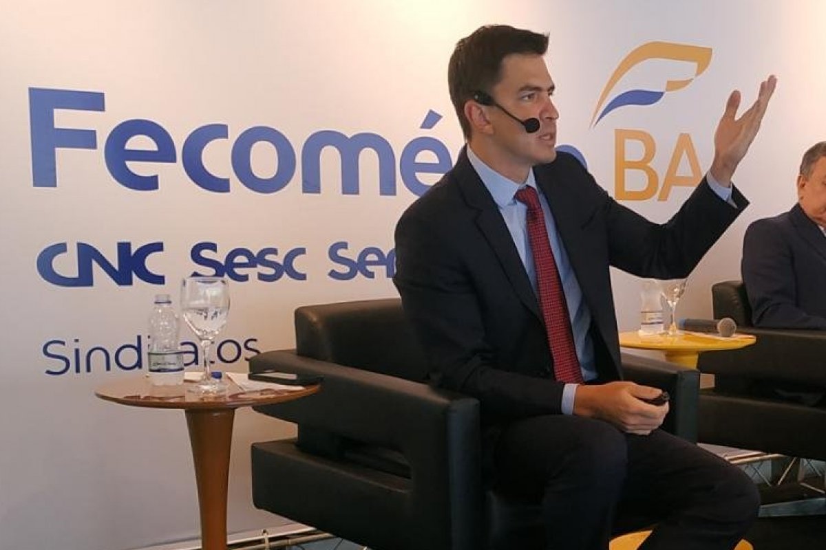 'A economia tende a ficar mais fraca em 2022', diz economista da Fecomércio-BA
