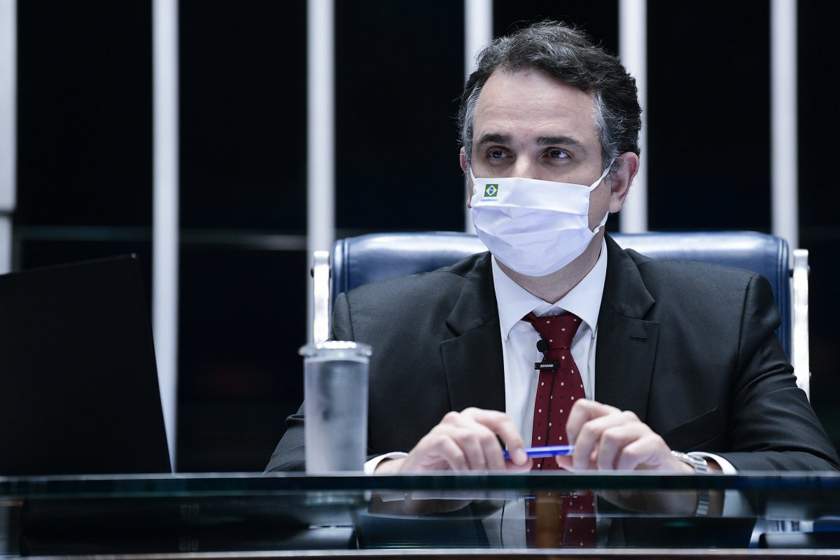 Pacheco decide adiar votação sobre combustíveis para depois do Carnaval