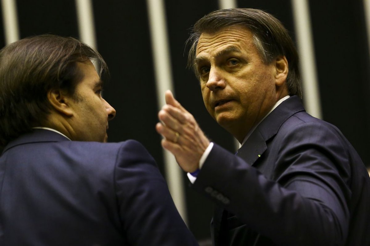 Bolsonaro confirma que enviará projeto para dobrar limite de pontos para a suspensão da CNH