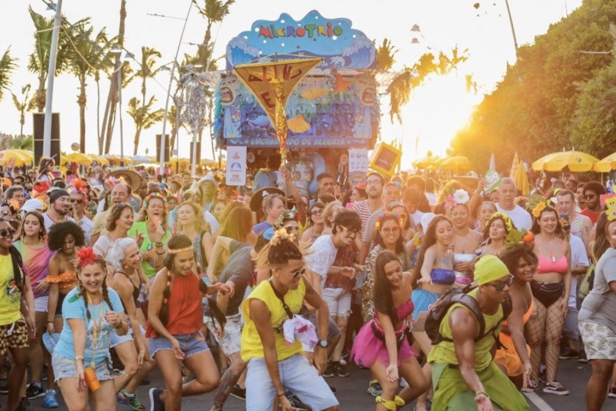 Bloco As Periquitas desfilará em programação cultural da Casa Rosa