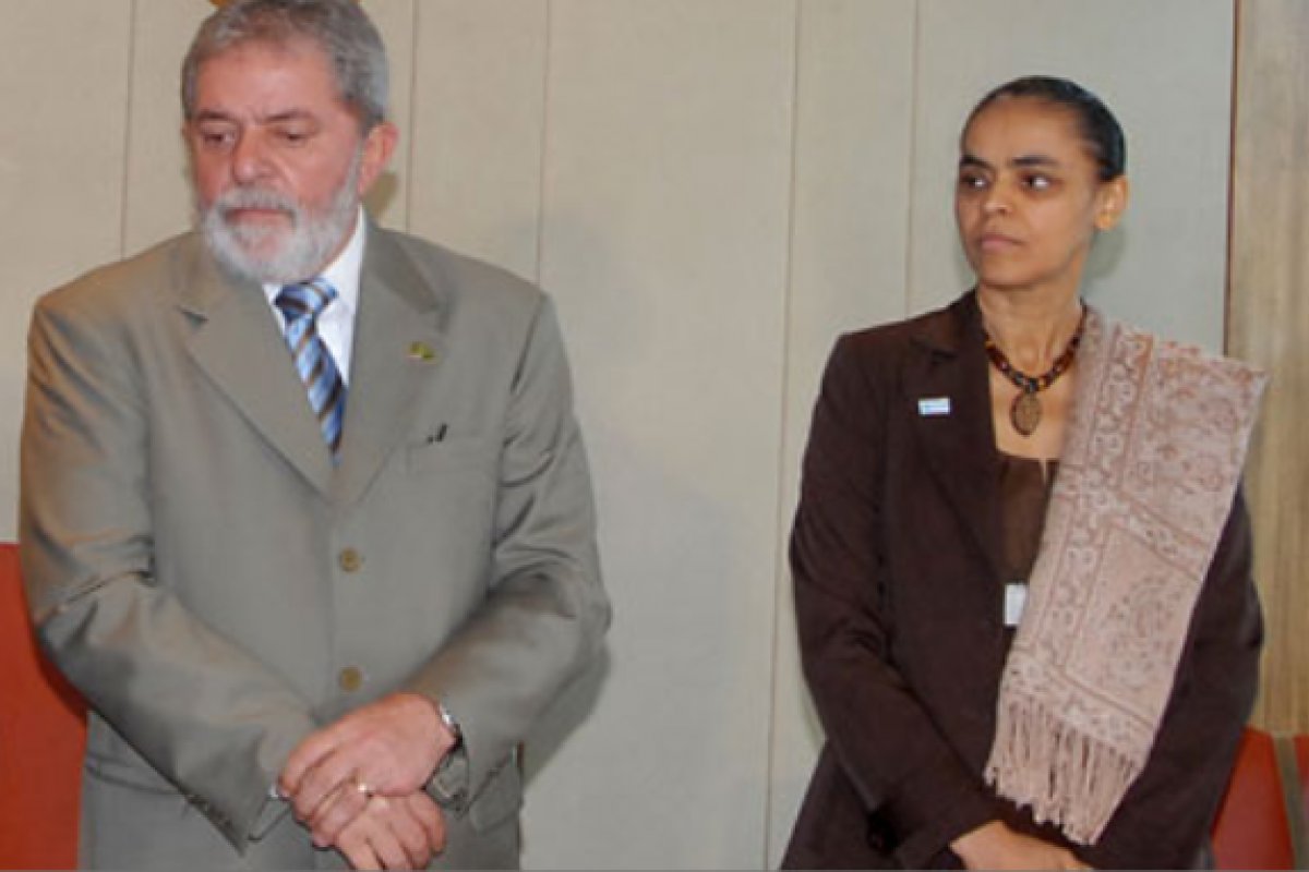 Senador Randolfe vai tentar reaproximar Lula e Marina Silva, diz colunista