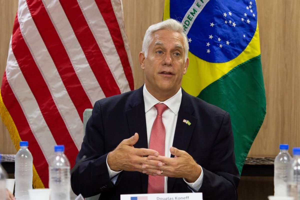 Em reunião do G7, representante dos EUA afirma que "não é tempo de ficar no muro"