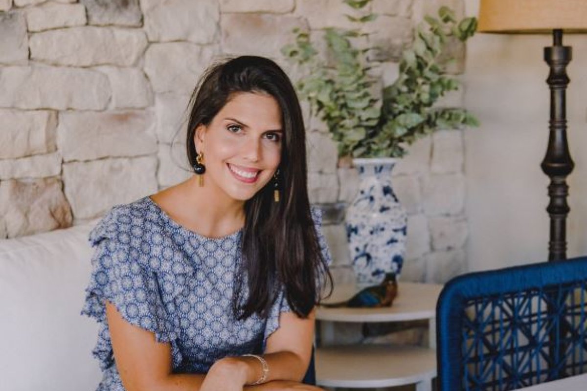 Referência em coloração pessoal, Ana Luiza Romeu desenvolve consultorias de imagem personalizadas