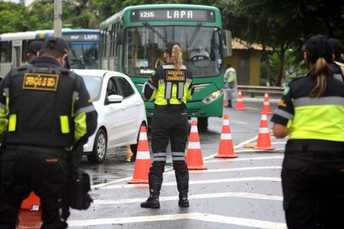 Transalvador: 113 motoristas são autuados em Operação Lei Seca
