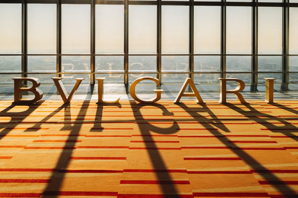 Bvlgari apresenta sua coleção Fall Winter 22 durante a semana de moda de Milão