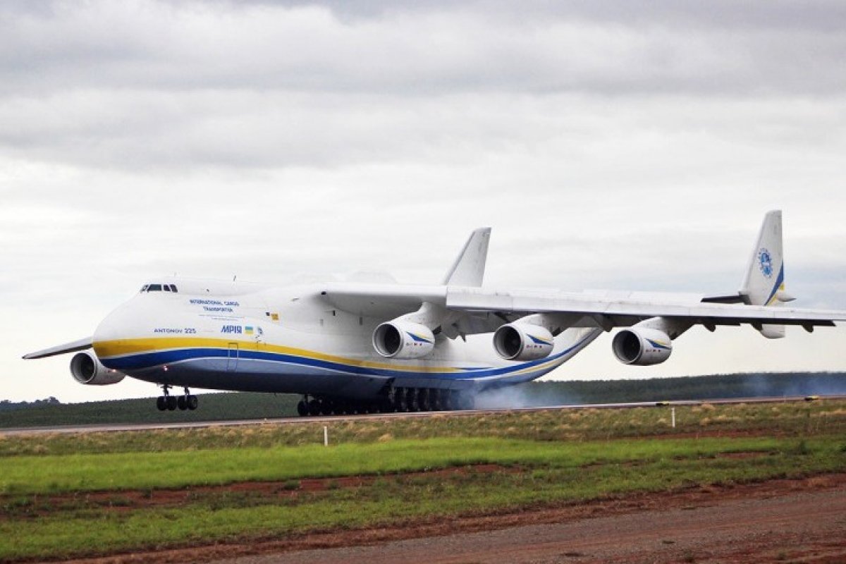 Maior avião do mundo, Antonov-225, foi destruído, afirma Ucrânia