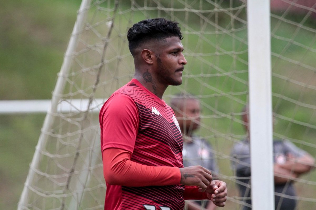 Para se afastar do Z-4, Vitória encara Londrina em confronto direto pela parte de baixo da tabela