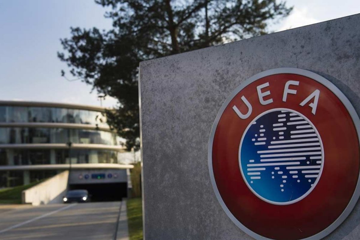 Uefa rescinde contrato com estatal de energia da Rússia