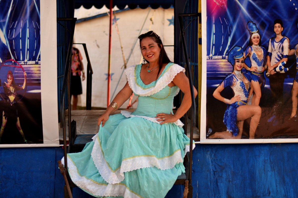 'Debaixo das Lonas tudo é mais bonito': documentário descortina tradições das culturas ciganas e circense