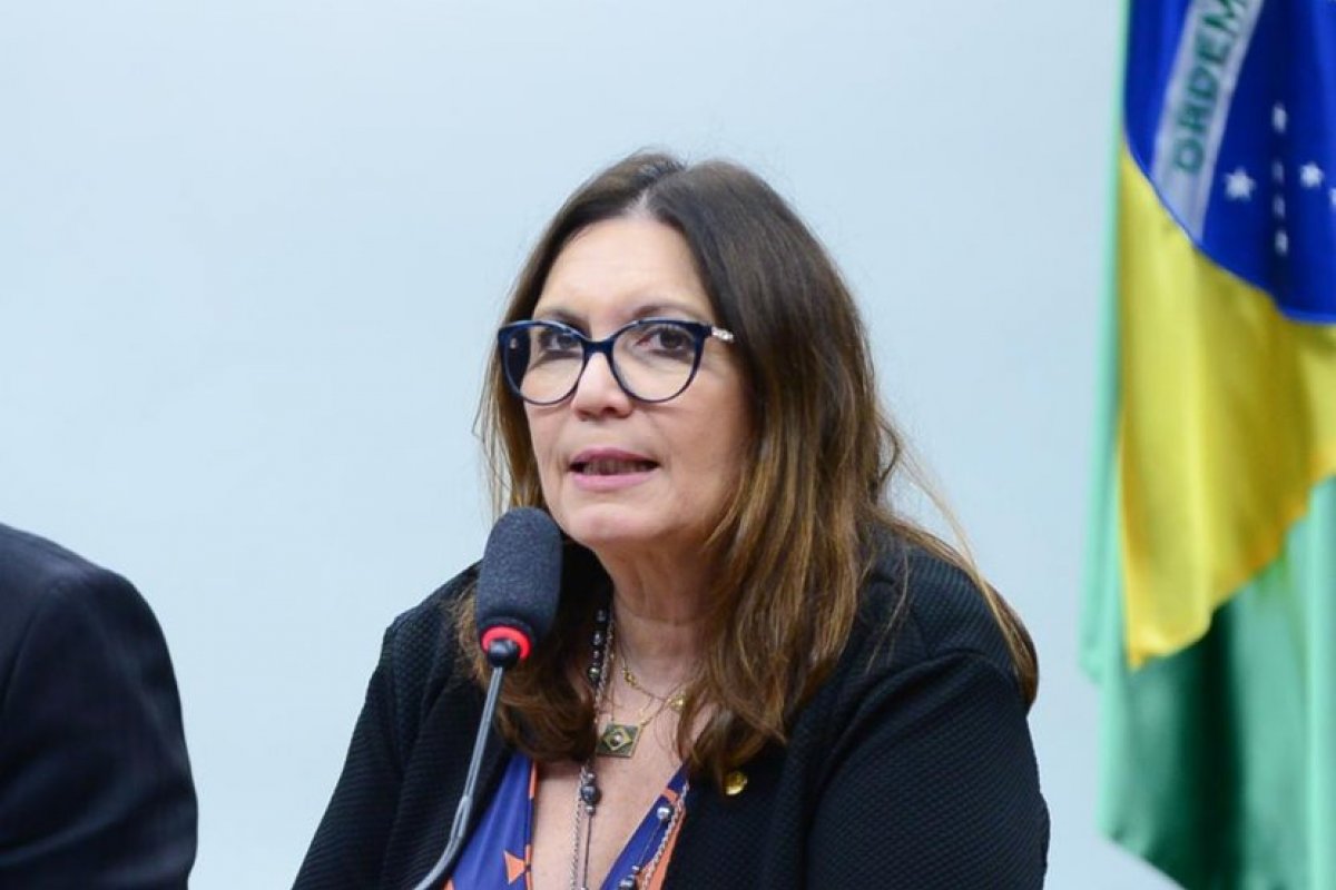 Bia Kicis tem o canal no YouTube suspenso por 7 dias