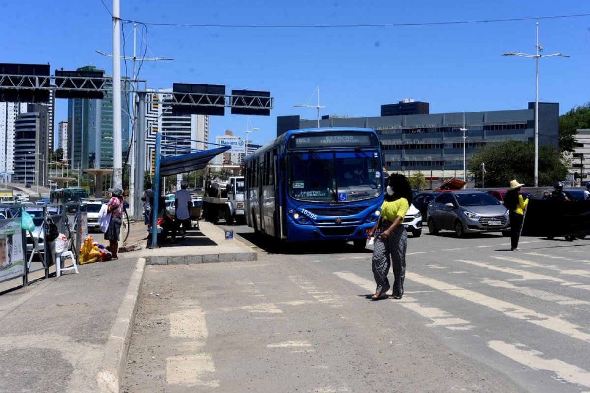 Ponto de ônibus no Itaigara será transferido de forma provisória para a via marginal