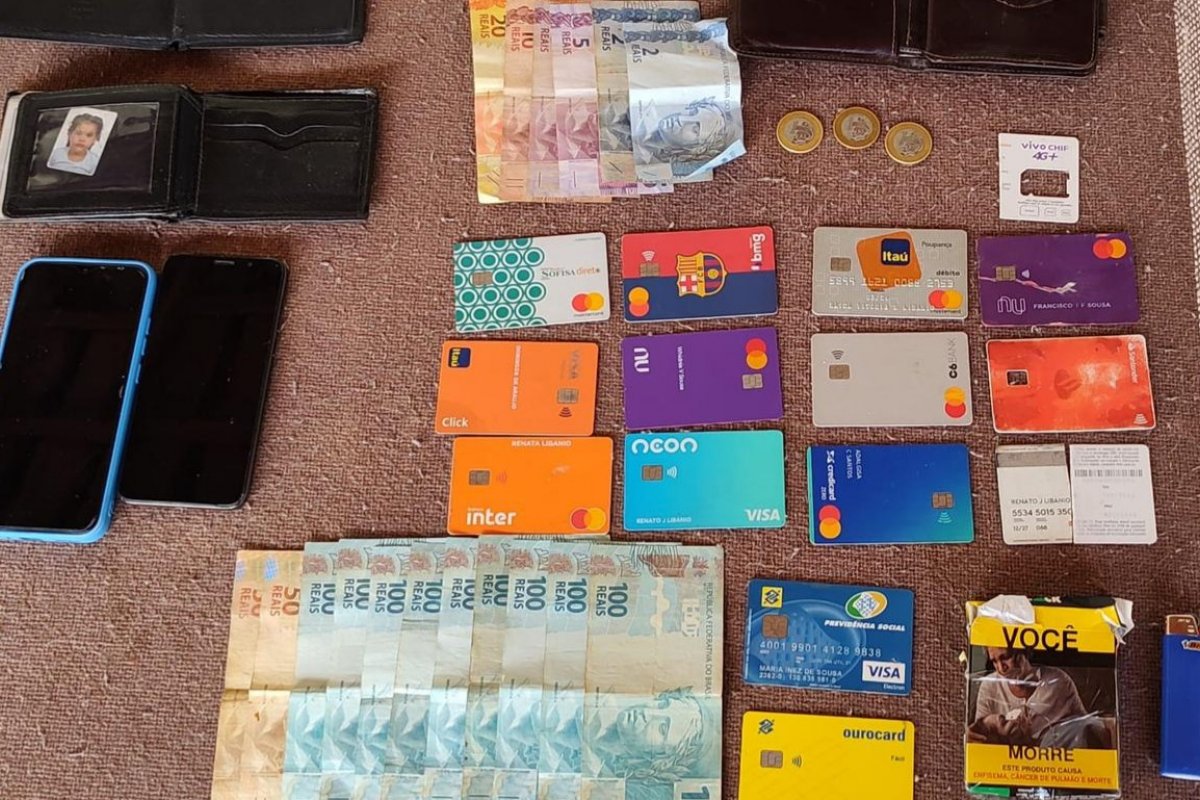 Polícia prende trio suspeito de aplicar golpe de R$ 3 mil em idoso, em Itambé
