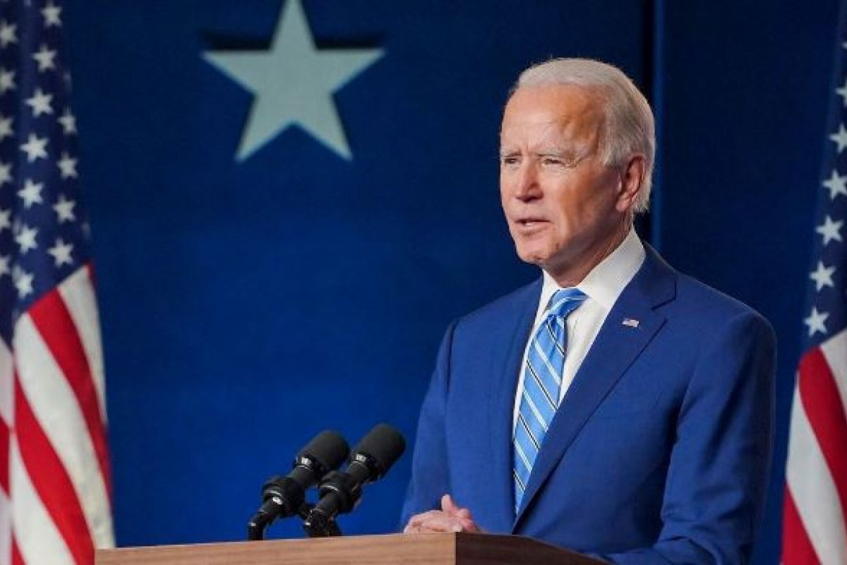 Biden afirma que Putin está "mais isolado do que nunca"