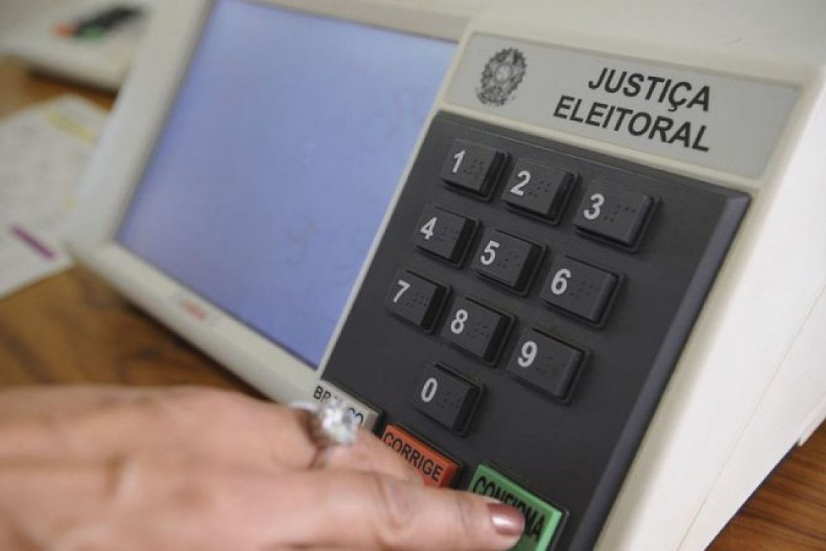 Janela partidária é aberta nesta qunta-feira (3) em todo Brasil