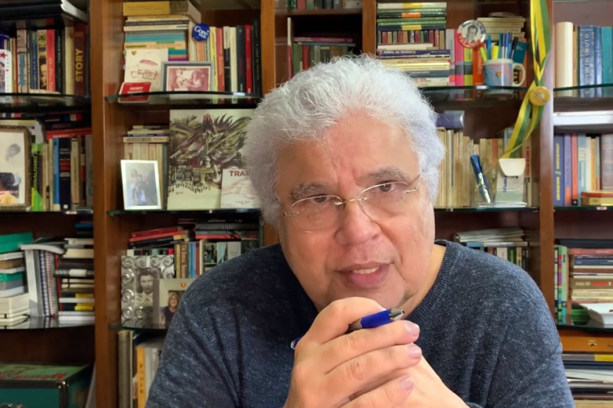 Noblat sugere invasão de forças militares estrangeiras para derrubar Bolsonaro