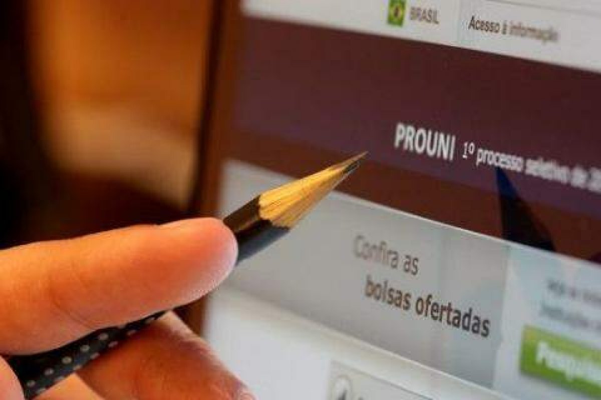 Estudantes selecionados no Prouni devem comprovar dados até sexta-feira (4)