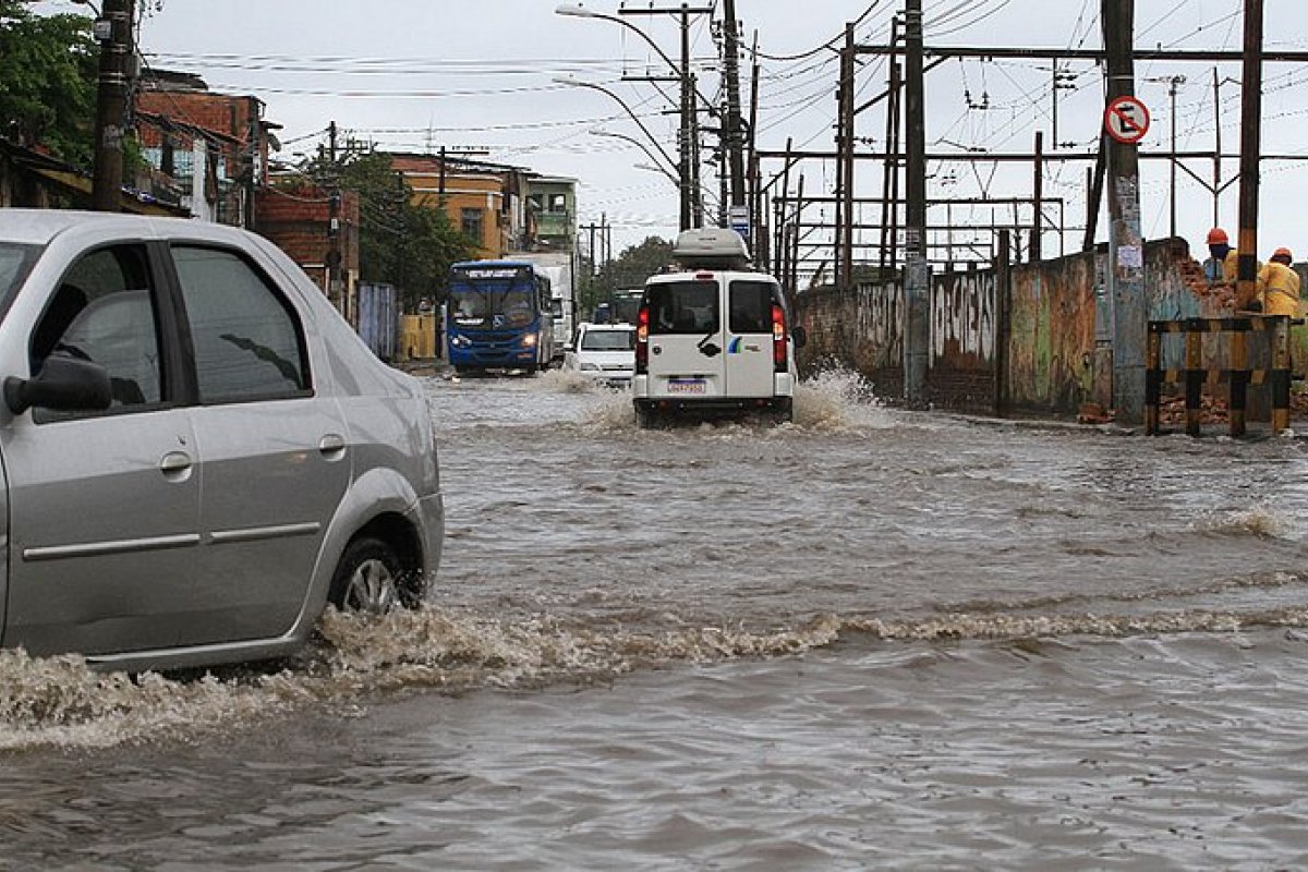 Chuva provoca quase 60 ocorrências em Salvador, afirma Codesal