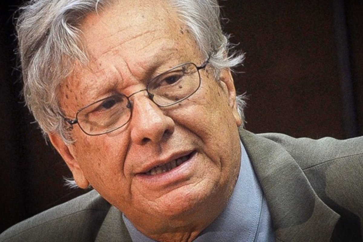 Em rede social, Lula lamenta morte de ex-presidente da Eletrobras