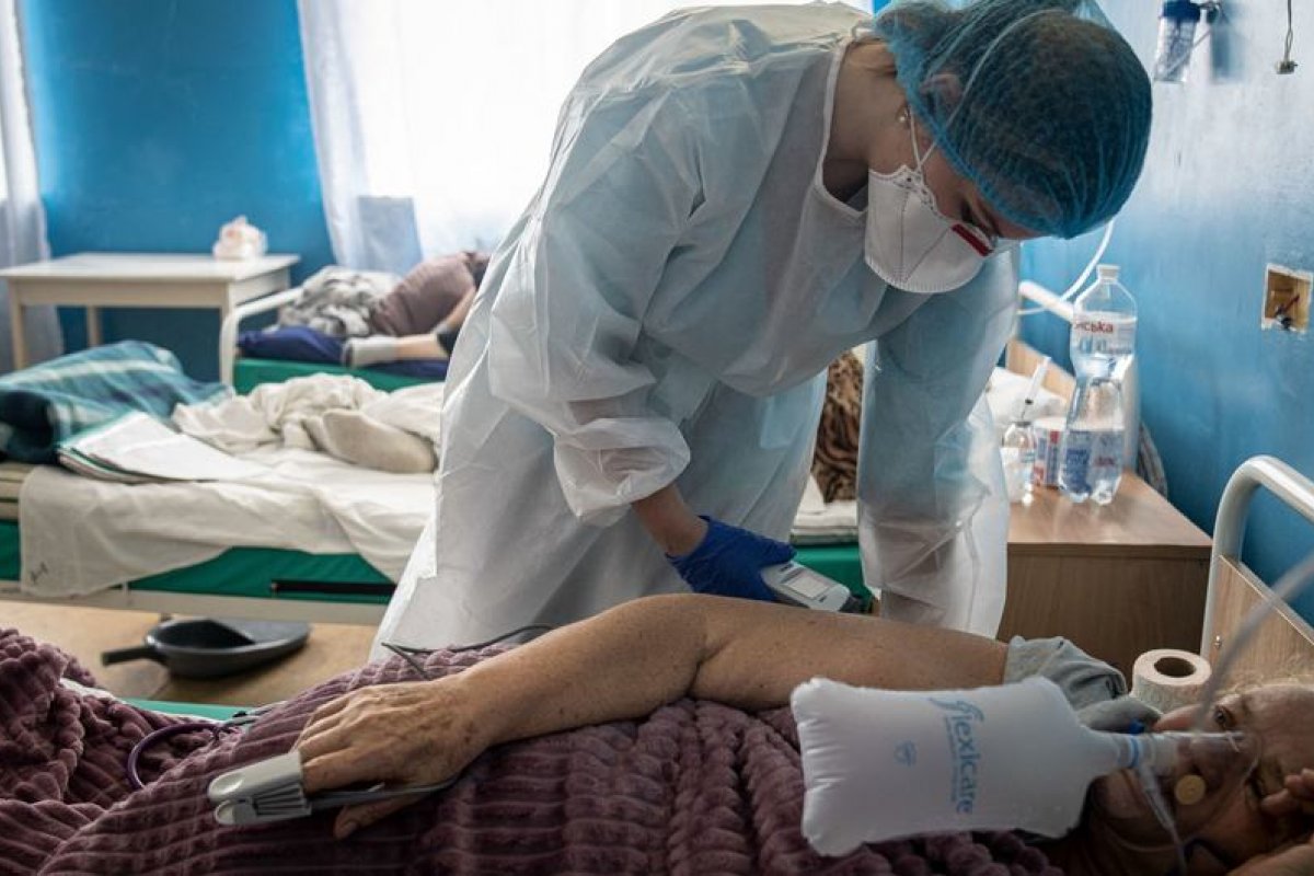 Covid-19: OMS recomenda medicamento molnupiravir para tratar casos menos severos do vírus