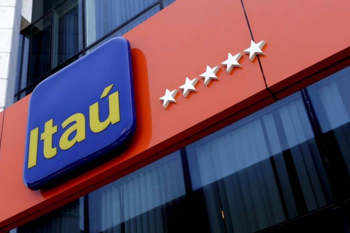 Itaú restabelece serviços e amplia horário de funcionamento