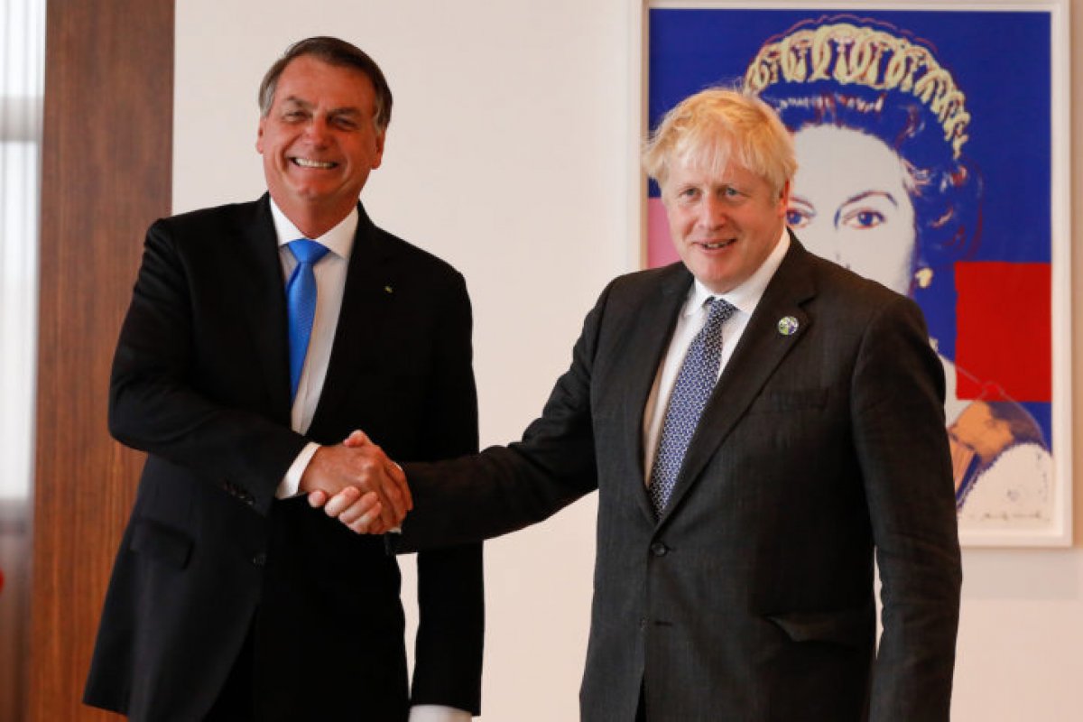 Bolsonaro e Boris Johnson conversam e pedem cessar-fogo 'urgente' na Ucrânia