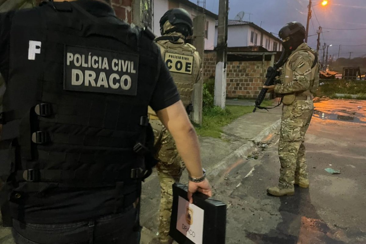 Polícia Civil deflagra operação contra grupo criminoso em Dias d’ Ávila e prende oito pessoas