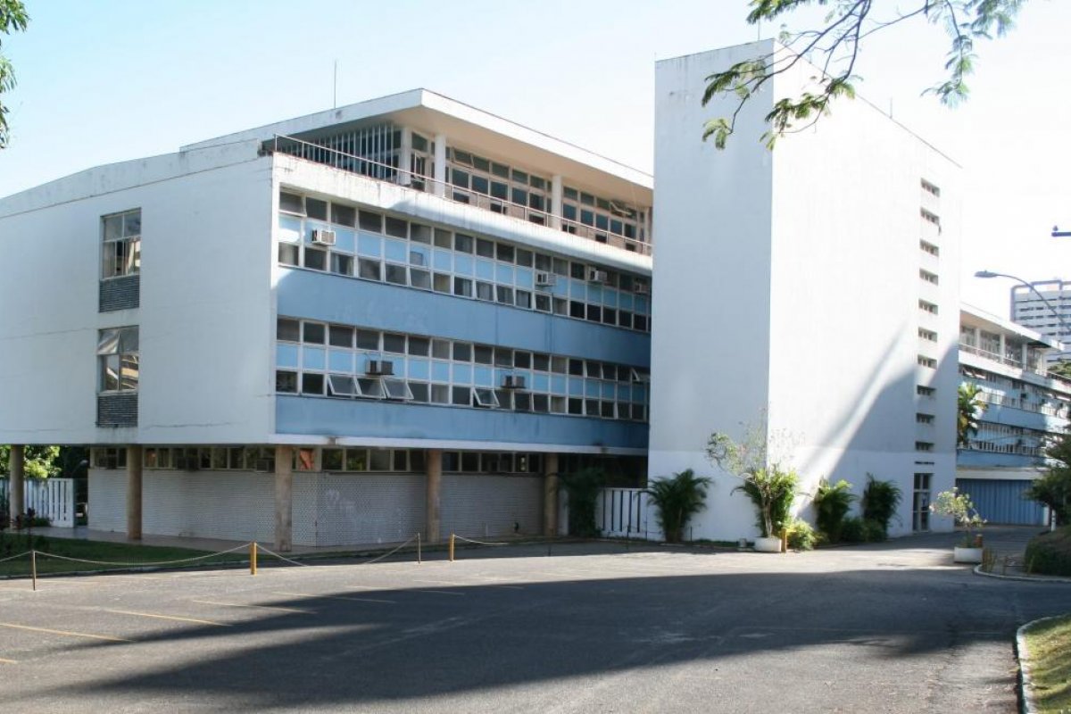 Após furto de cabos de energia, UFBA suspende aulas