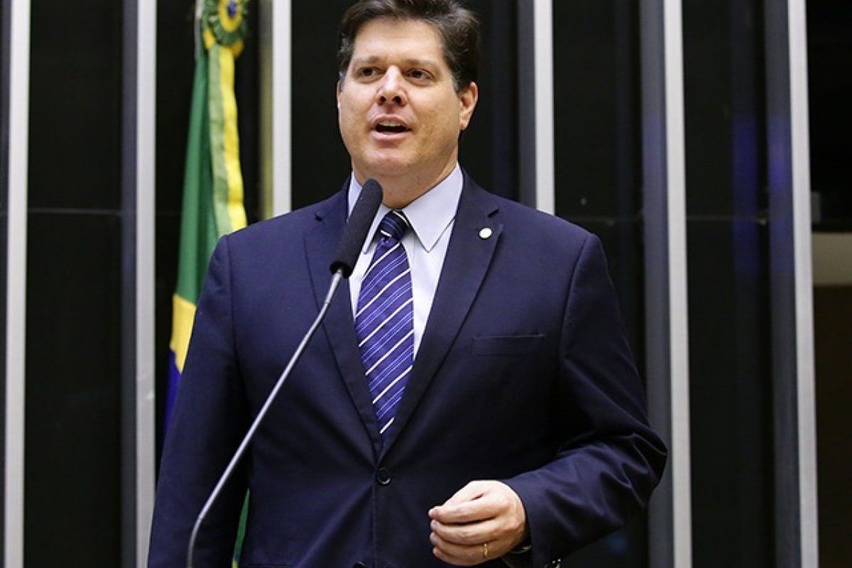 Baleia Rossi anuncia que MDB não fará federação com PSDB e União Brasil