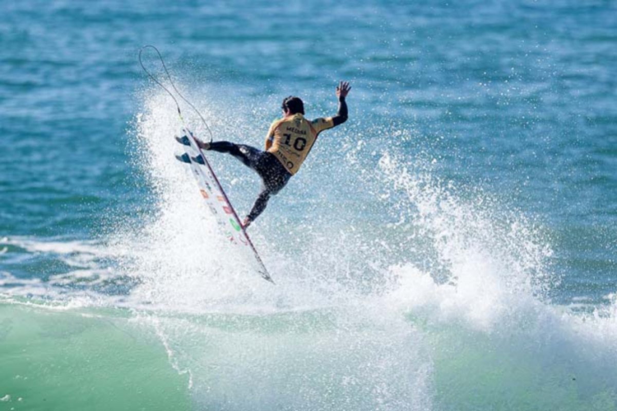 Medina, Toledo e Italo avançam para oitavas do mundial de Surfe