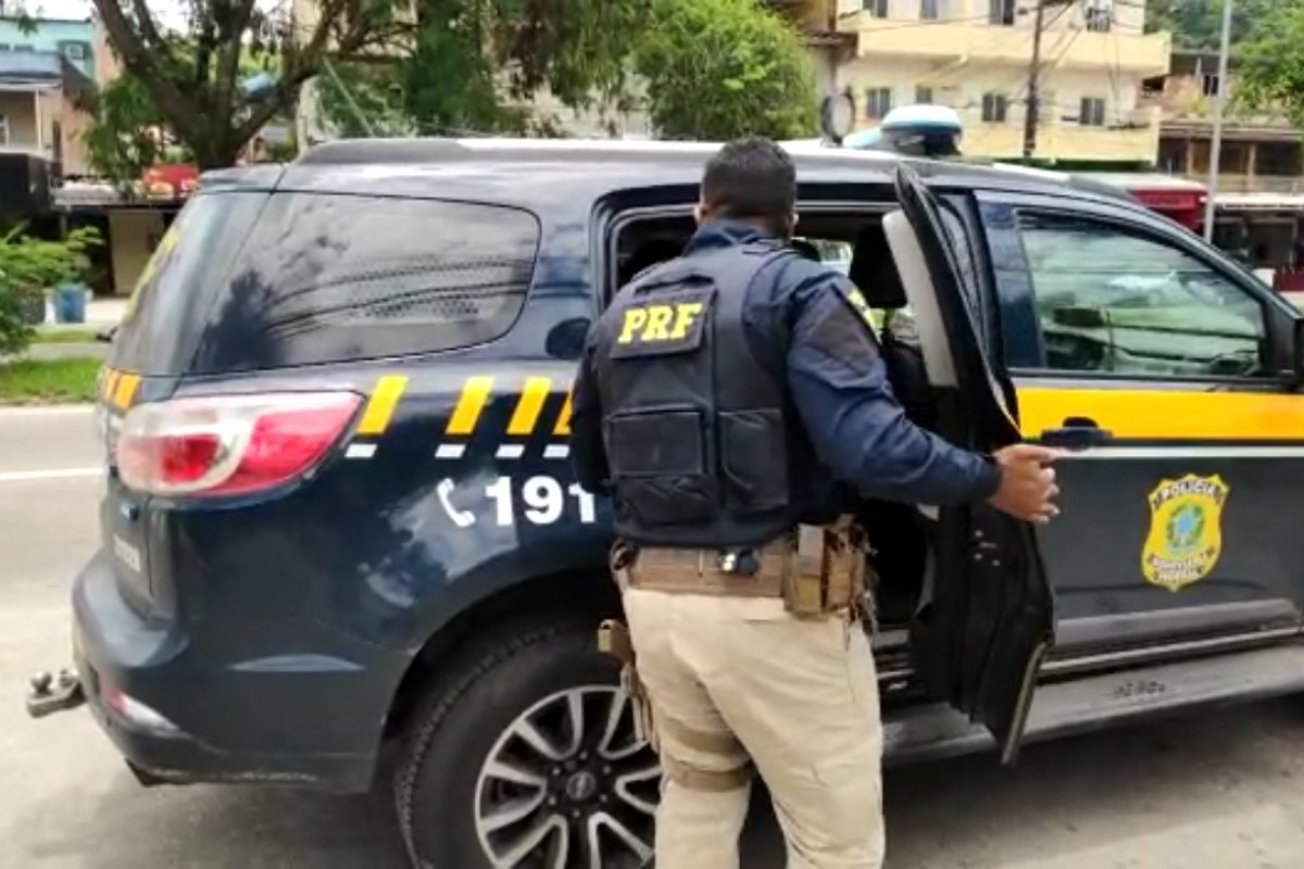 PRF encontra cocaína dentro de caminhão em Barreiras