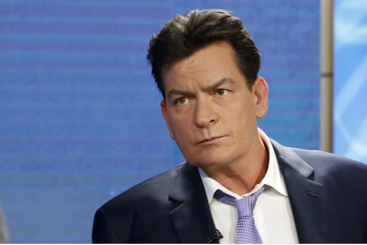 'Ramble On': Charlie Sheen volta à TV após oito anos