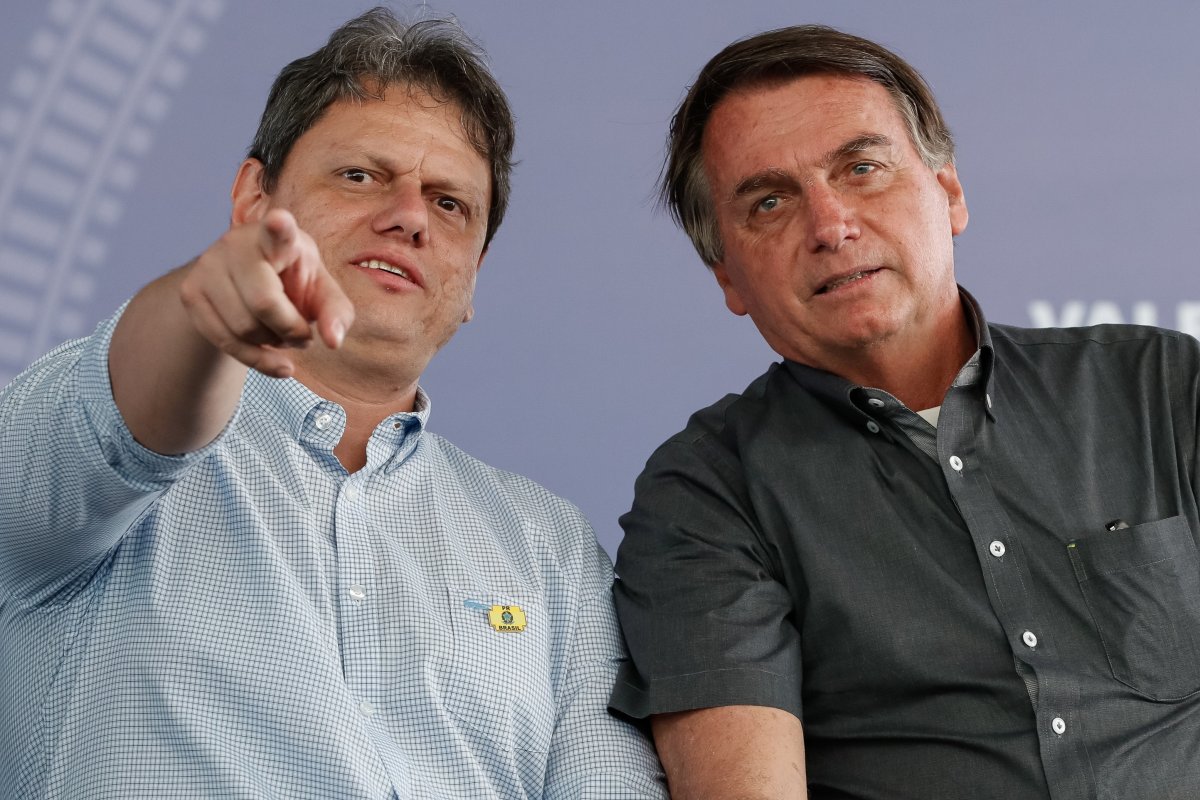 Tarcísio de Freitas deixará ministério para se candidatar ao governo de SP, confirma Bolsonaro