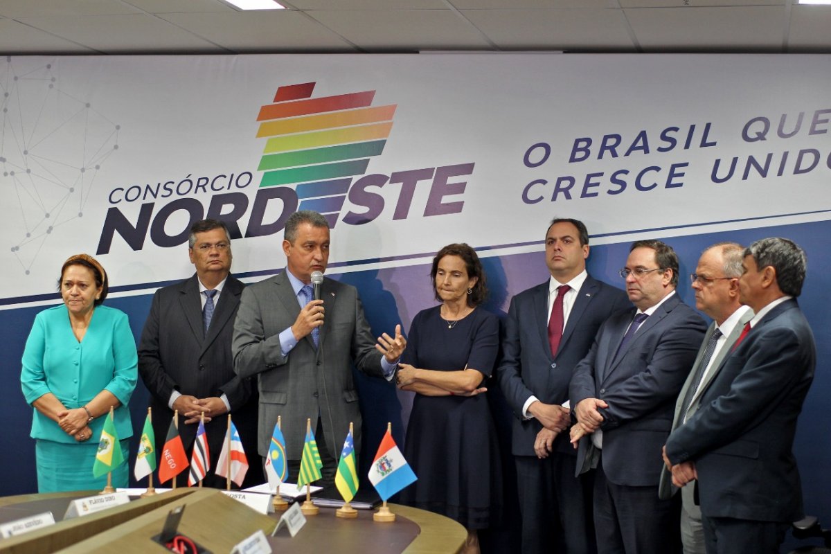 Governadores do Nordeste assinam carta de repúdio à fala de Bolsonaro