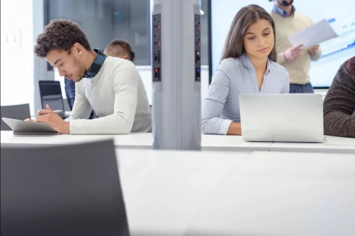 Quase 2,4 milhões de mulheres não têm direitos econômicos similares aos dos homens