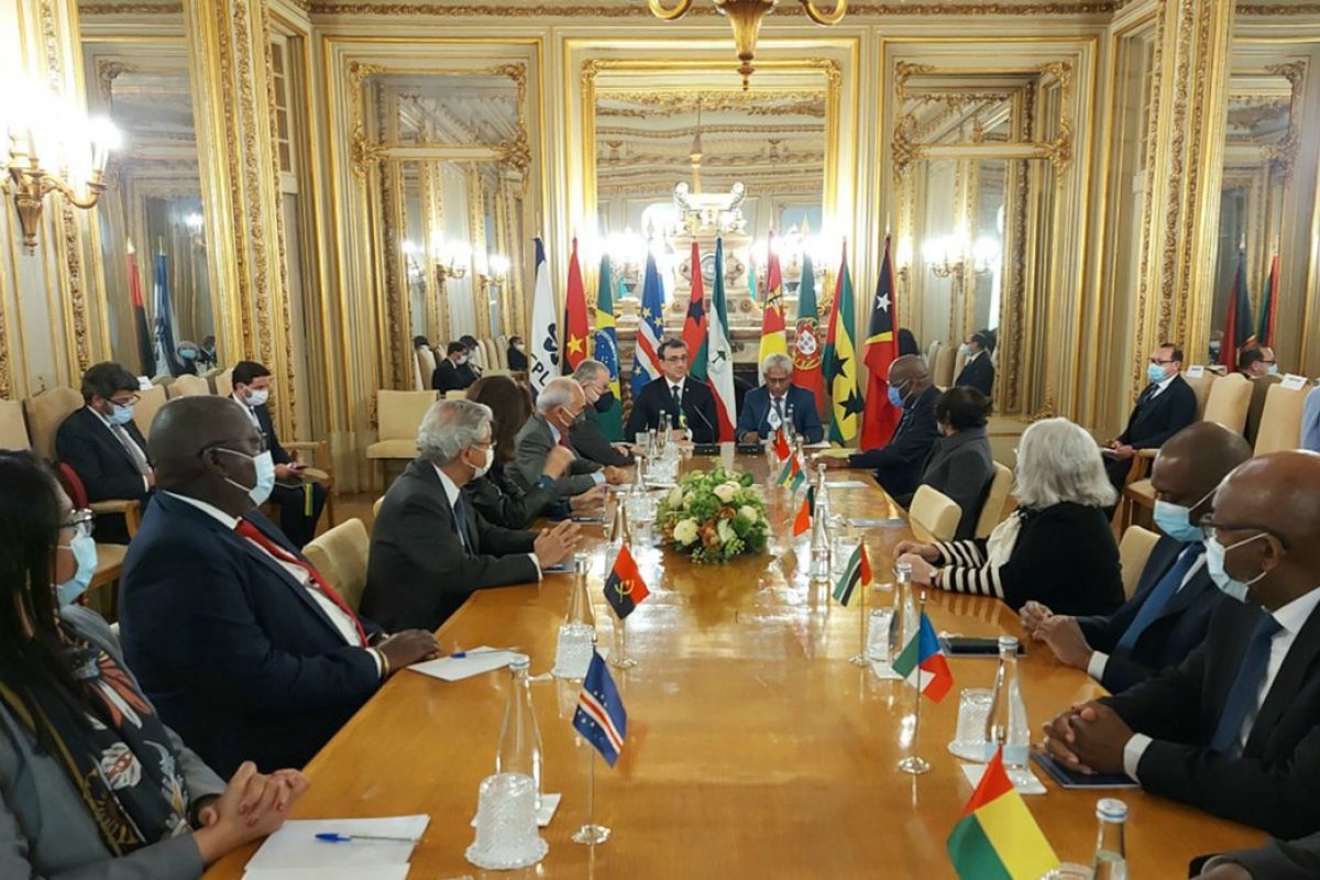 Brasil ratifica acordo que facilita circulação de pessoas entre países de língua portuguesa