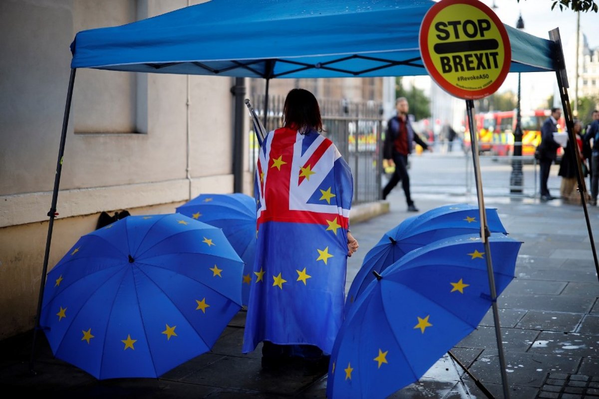 'Supersábado' é marcado por voto de parlamentar britânico para acordo do Brexit em sessão extraordinária