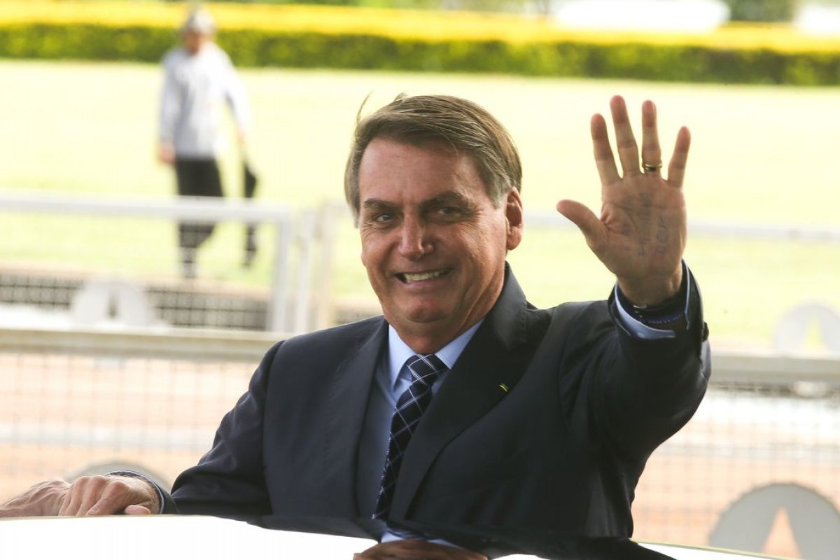 Em discurso, Bolsonaro afirma que seu governo foi o que "mais prendeu machão e agressor"