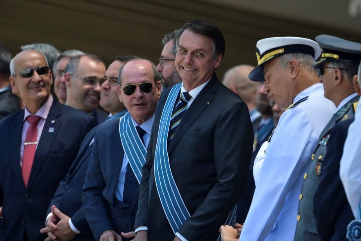Bolsonaro viaja neste sábado para intensificar relações com países