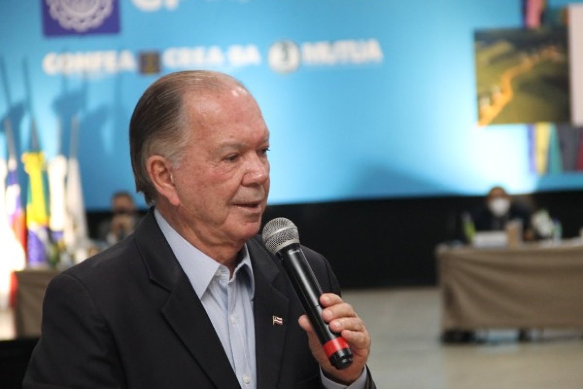 Bolsonaro avalia apoiar candidatura de Leão ao governo da Bahia, diz jornal