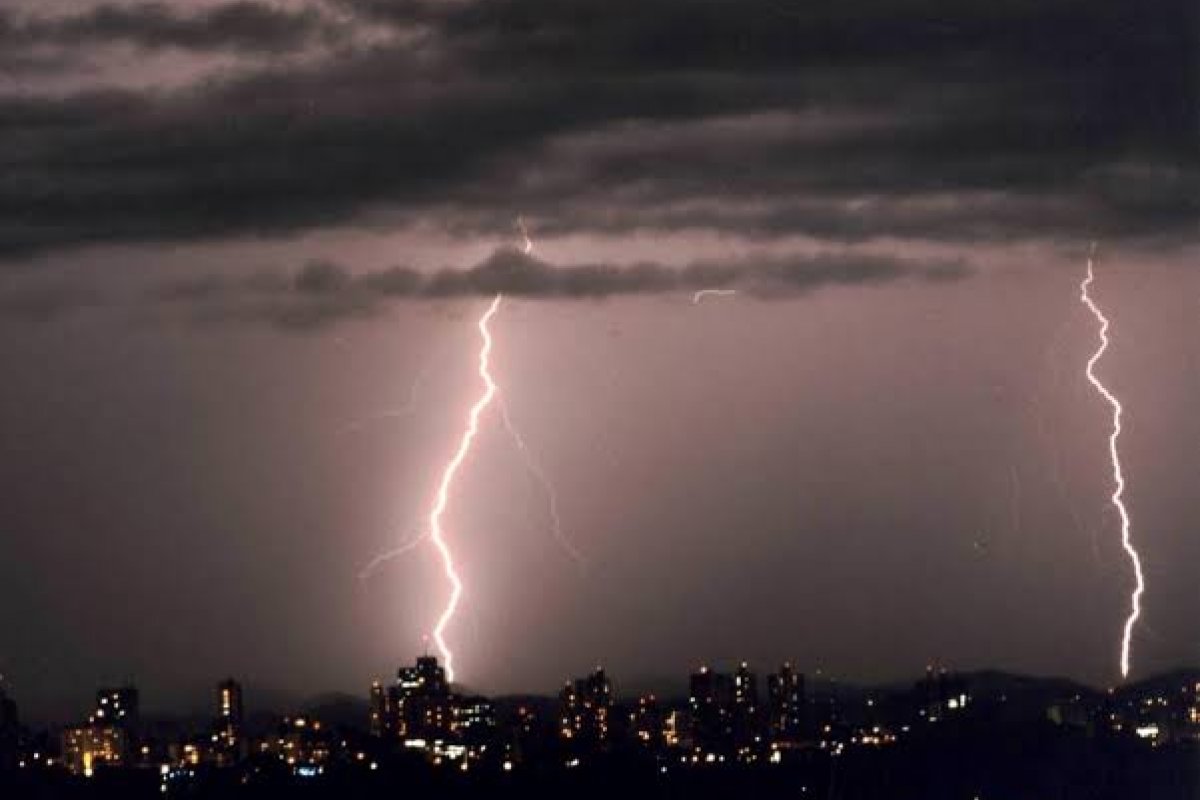 Inpe: Brasil registra alta de 29% de raios neste ano