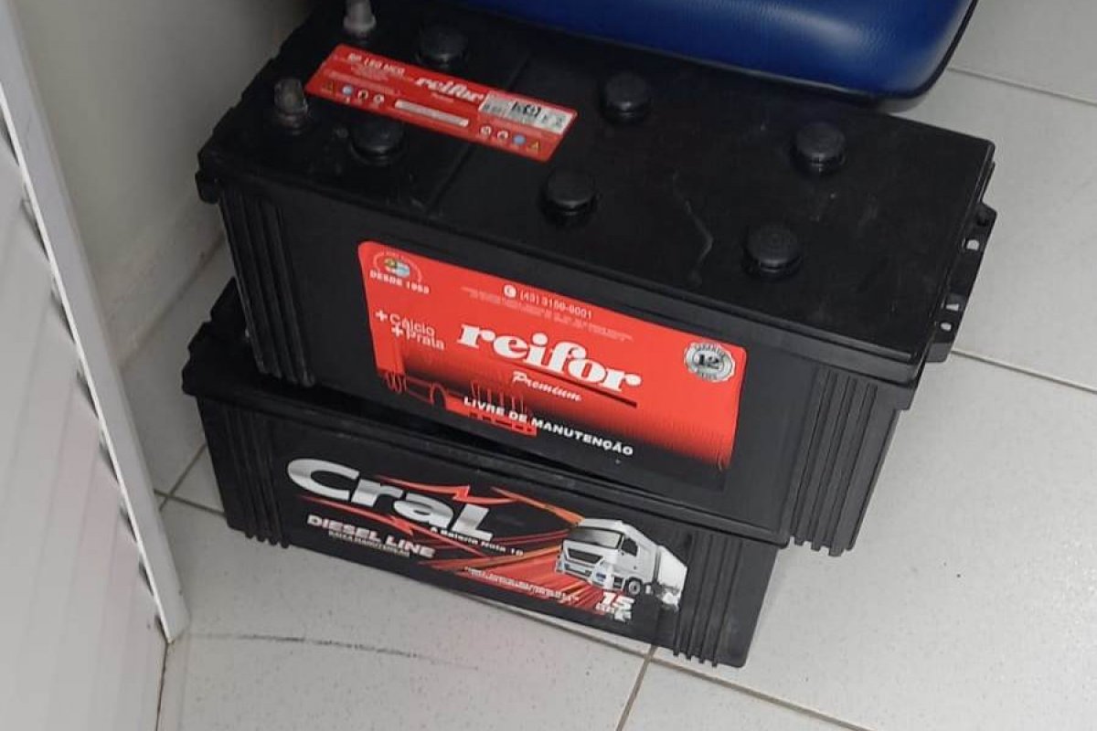 Homem é preso em flagrante após comprar bateria de caminhão furtada em Alagoinhas