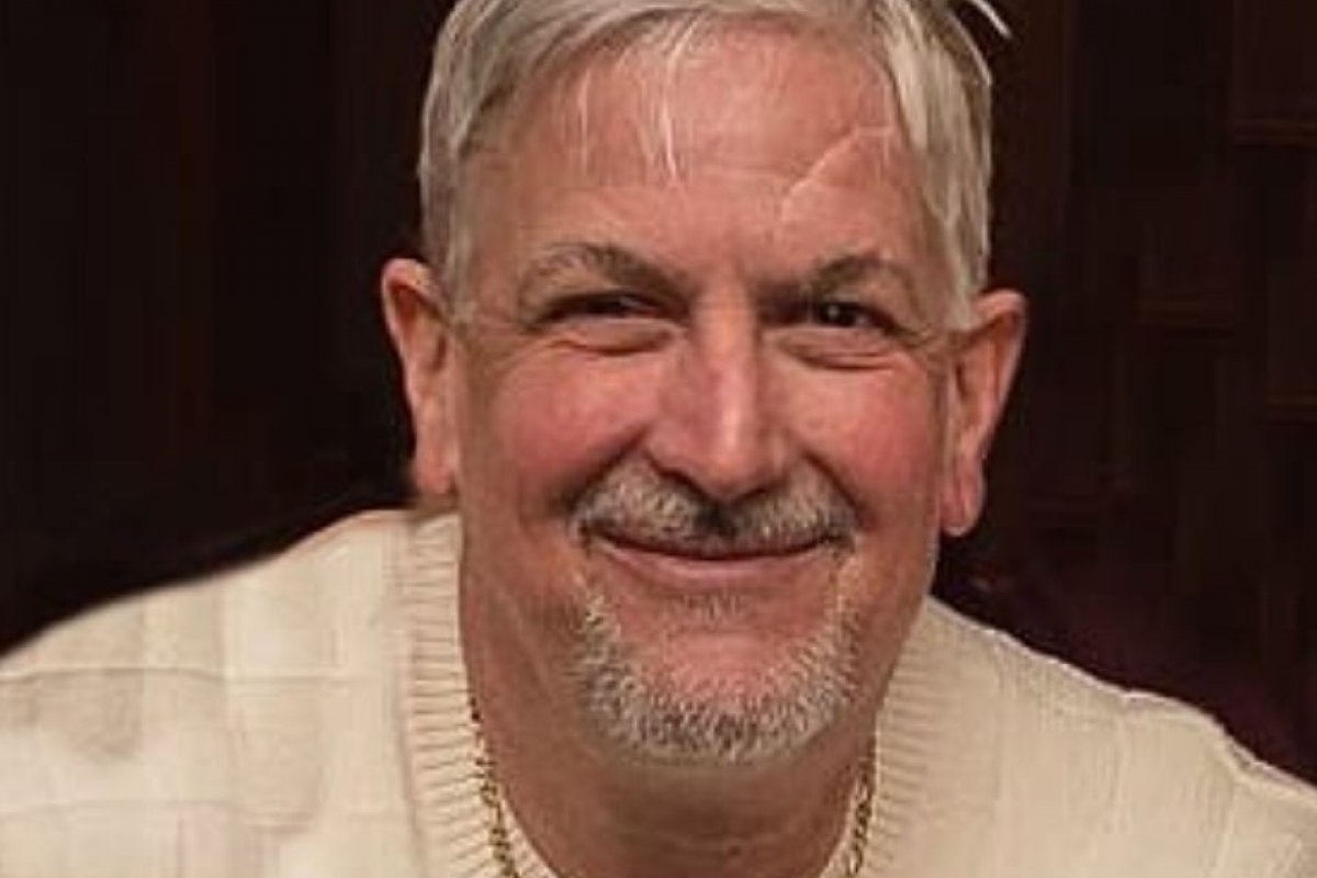 Morre americano de 57 anos que recebeu primeiro transplante de coração de porco