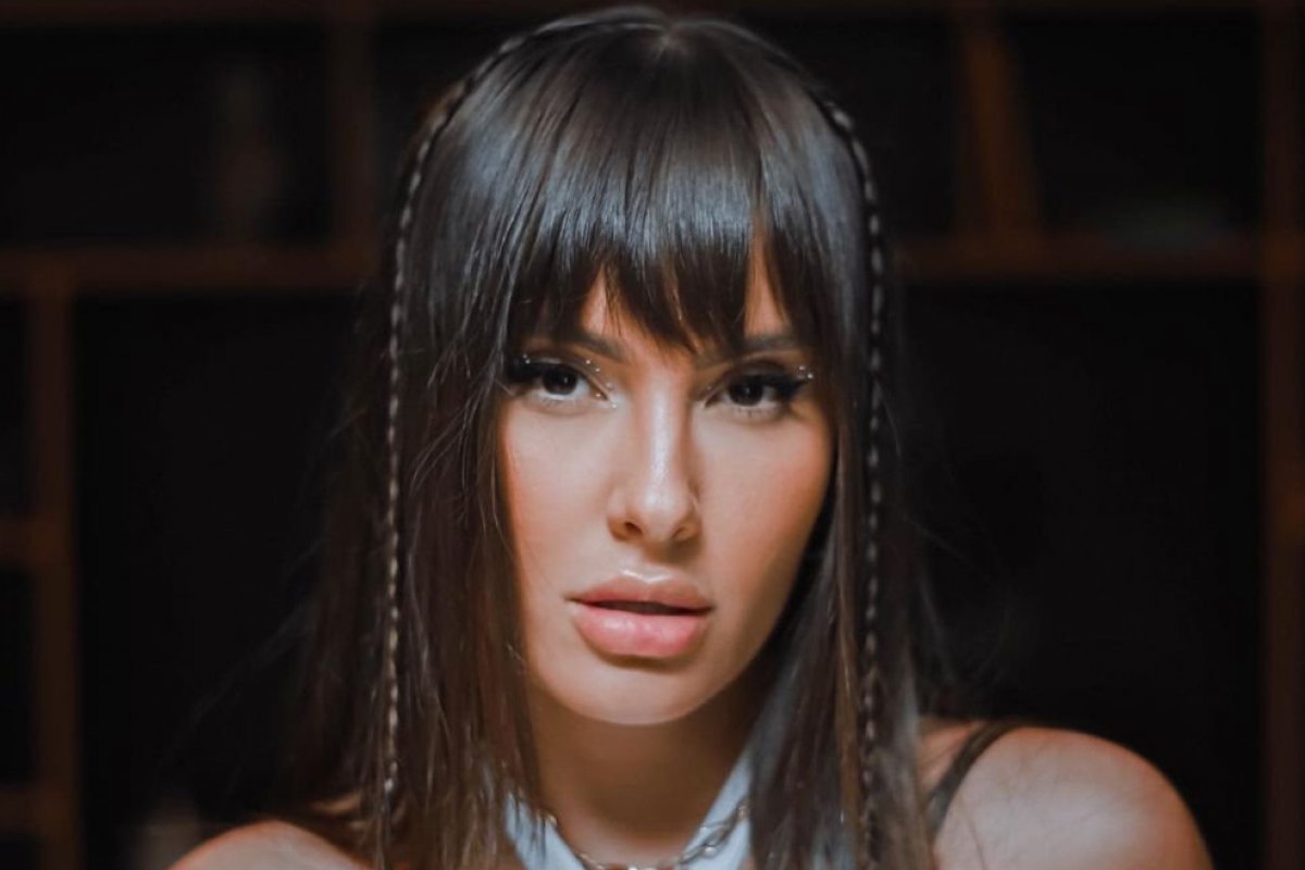 Ex-BBB Thaís Braz diminui 2 centímetros da testa com frontoplastia