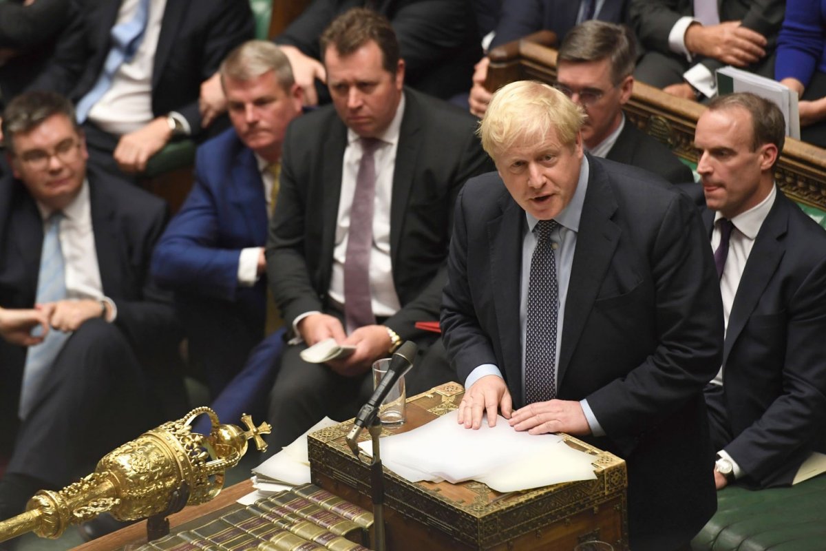 Johnson envia carta à União Europeia pedindo adiamento do Brexit para 2020