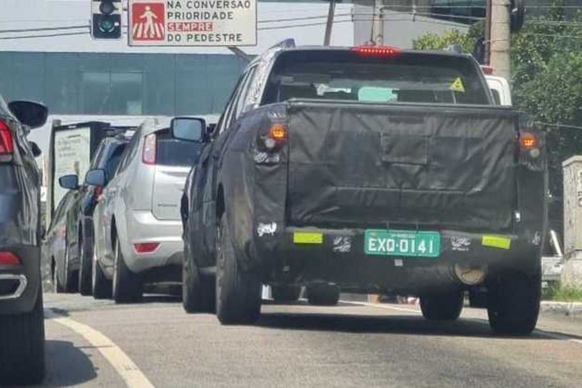 Nova Chevrolet Montana é flagrada em testes no Brasil