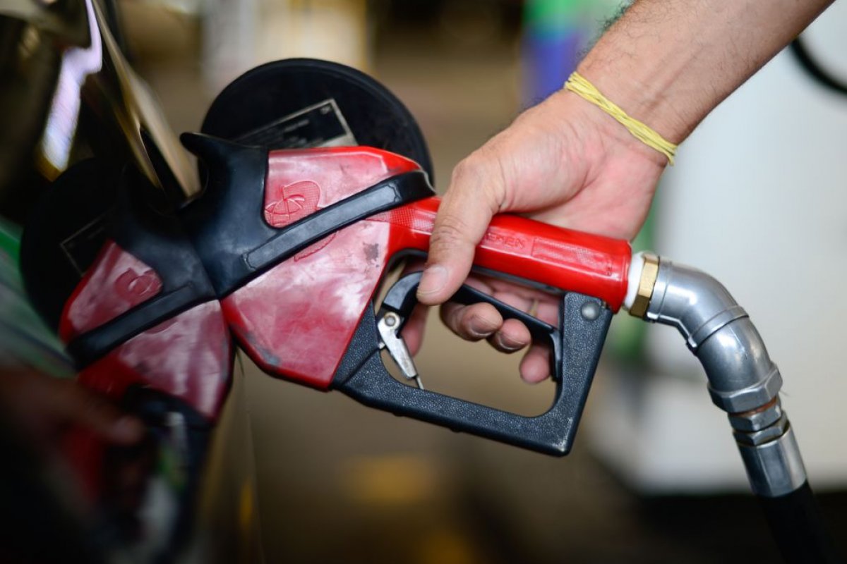 Aumento da Petrobrás no GLP, diesel e gasolina começa a valer a partir de hoje (11)