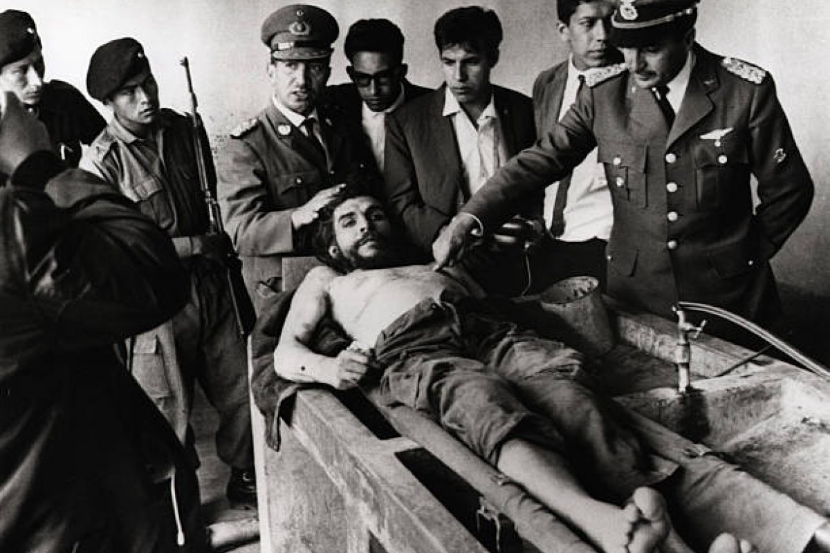 Morre militar que matou Che Guevara