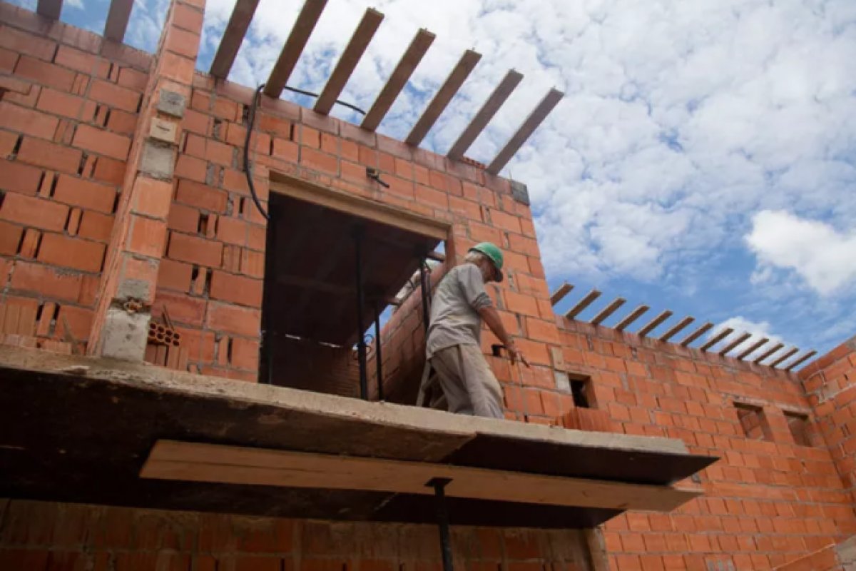 Índice Nacional da Construção Civil acumula alta de 16,8% nos últimos 12 meses